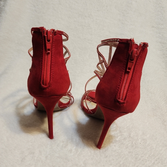 Shoes - Picture 3 of 4